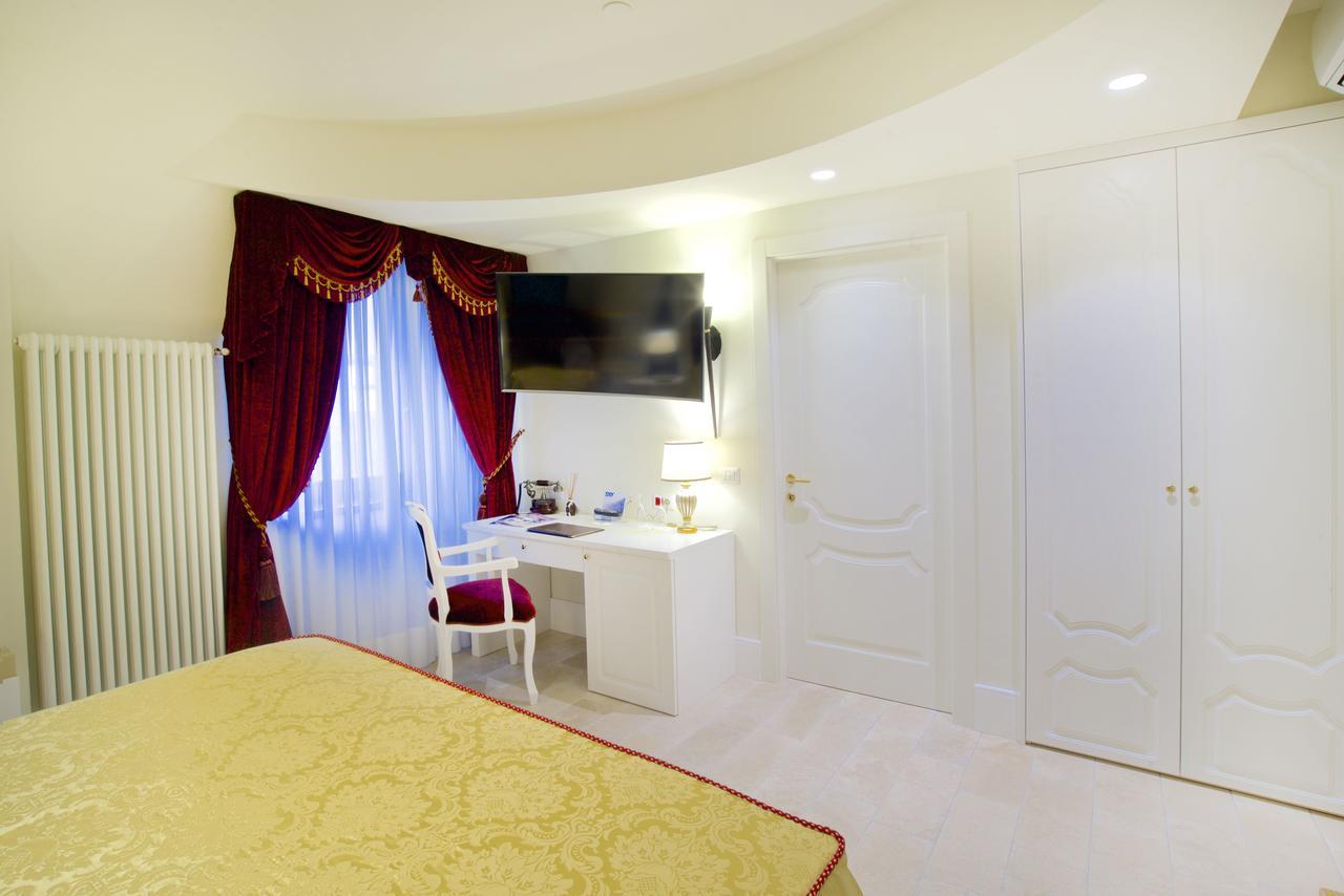 Design Suite Tirano Exterior foto